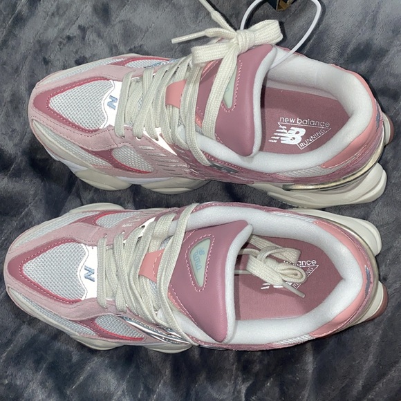 🍒NWT Viral Sold out Rose Pink New Balance 9060 running shoes! - Picture 5 of 10